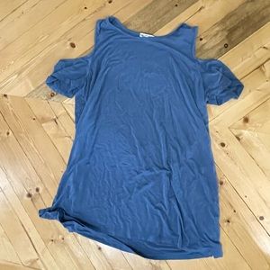 Wallflower, XL shirt with open shoulders